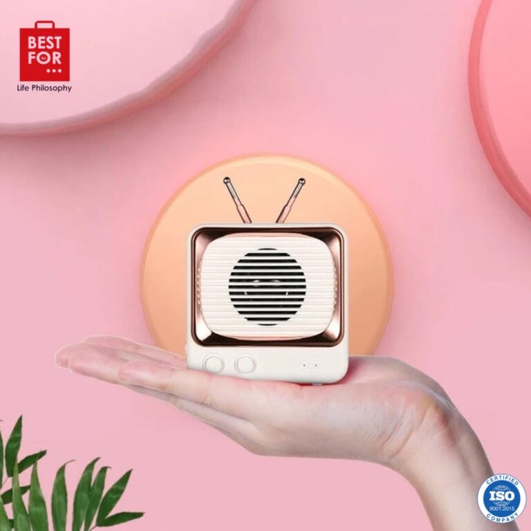 Boks me Bluetooth mini speaker në dizajn TV Retro