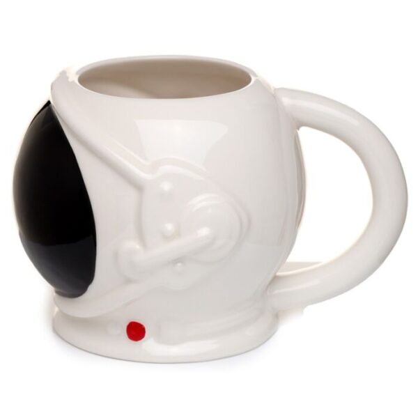 MUG382_001_1629817406