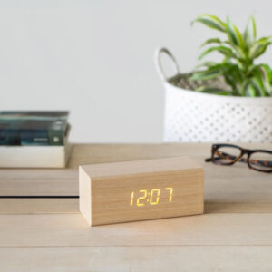 Ore tavoline në dizajn druri - Image 1