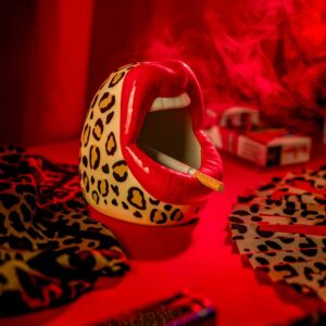 Tavëll Qeramike në Formë Buzësh me Print Leopard - Image 2